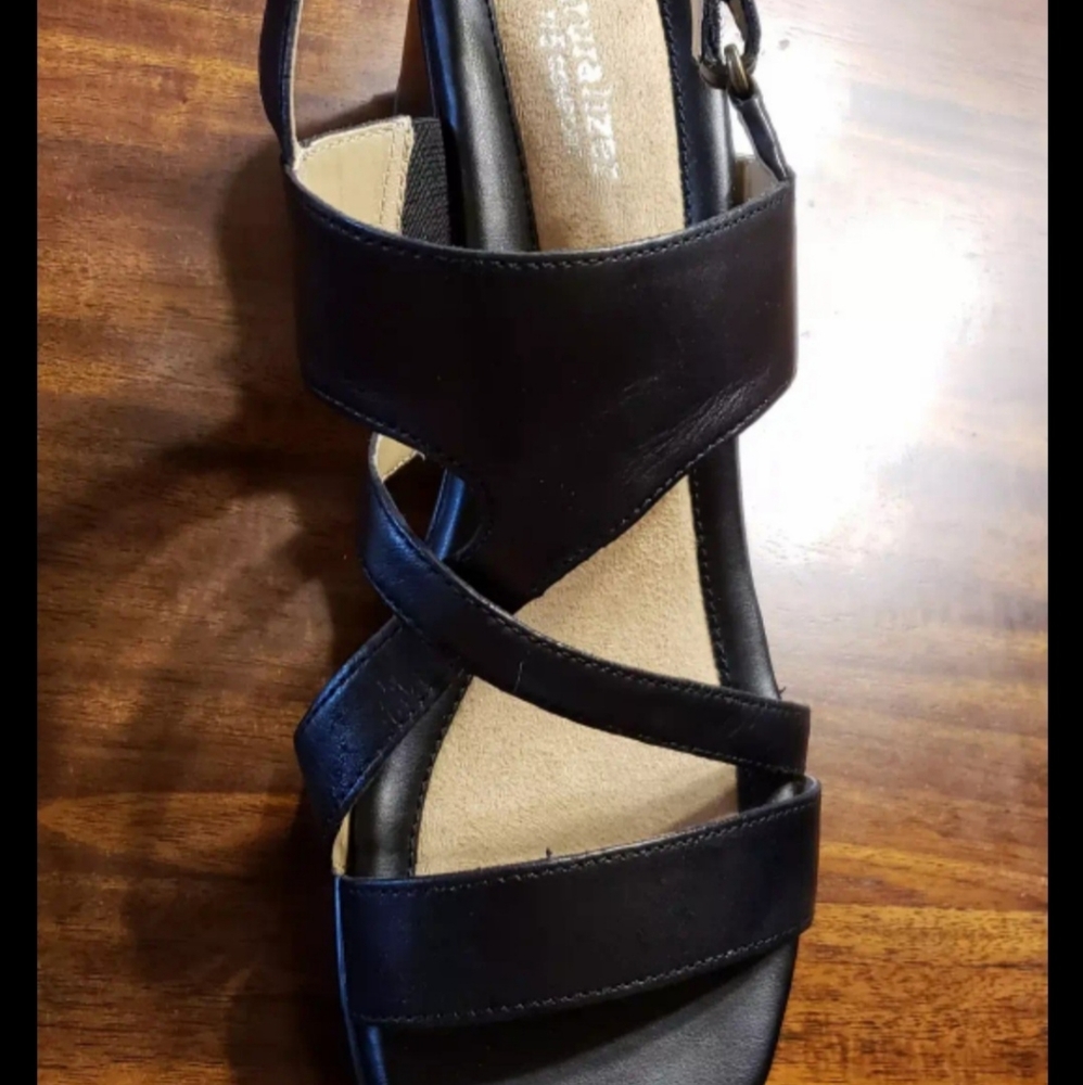 New Naturalizer Women's Black Sandals